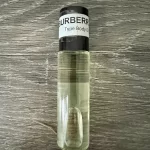 The fragrance opens with a fresh, green touch of absinthe and bright hints of peach and freesia. Elegance emerges in the heart, where cool notes of natural rose absolute and iris are set against the subtlety and warmth of sandalwood.