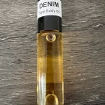 This fragrance combines soft musk with jasmine, vanilla sugar, and patchouli.